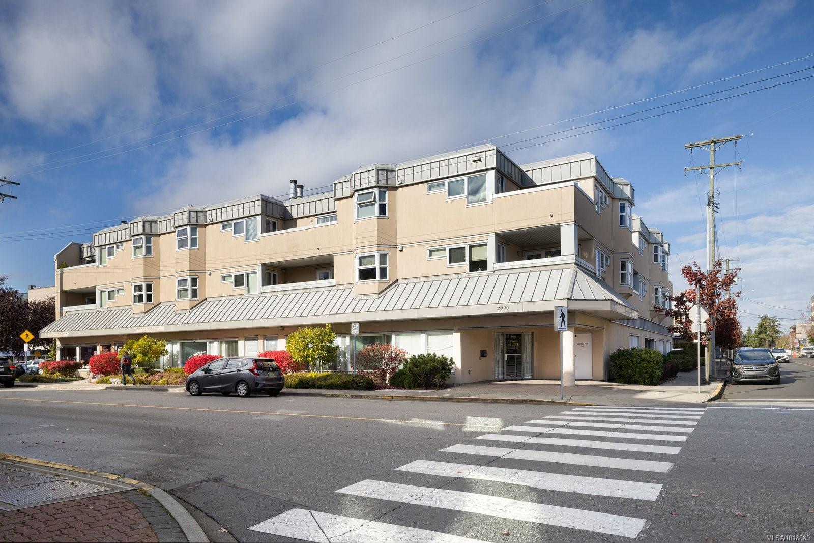 2490 Bevan Ave Apt 204, Sidney, BC V8L 5C6