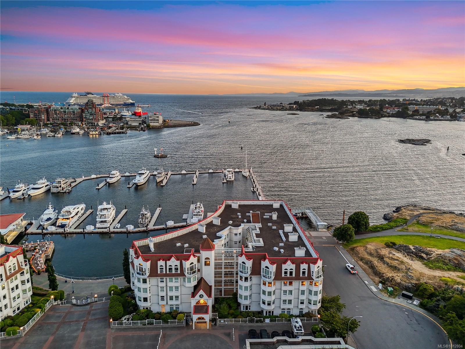 11 Cooperage Pl Apt 104, Victoria, BC V9A 7J9