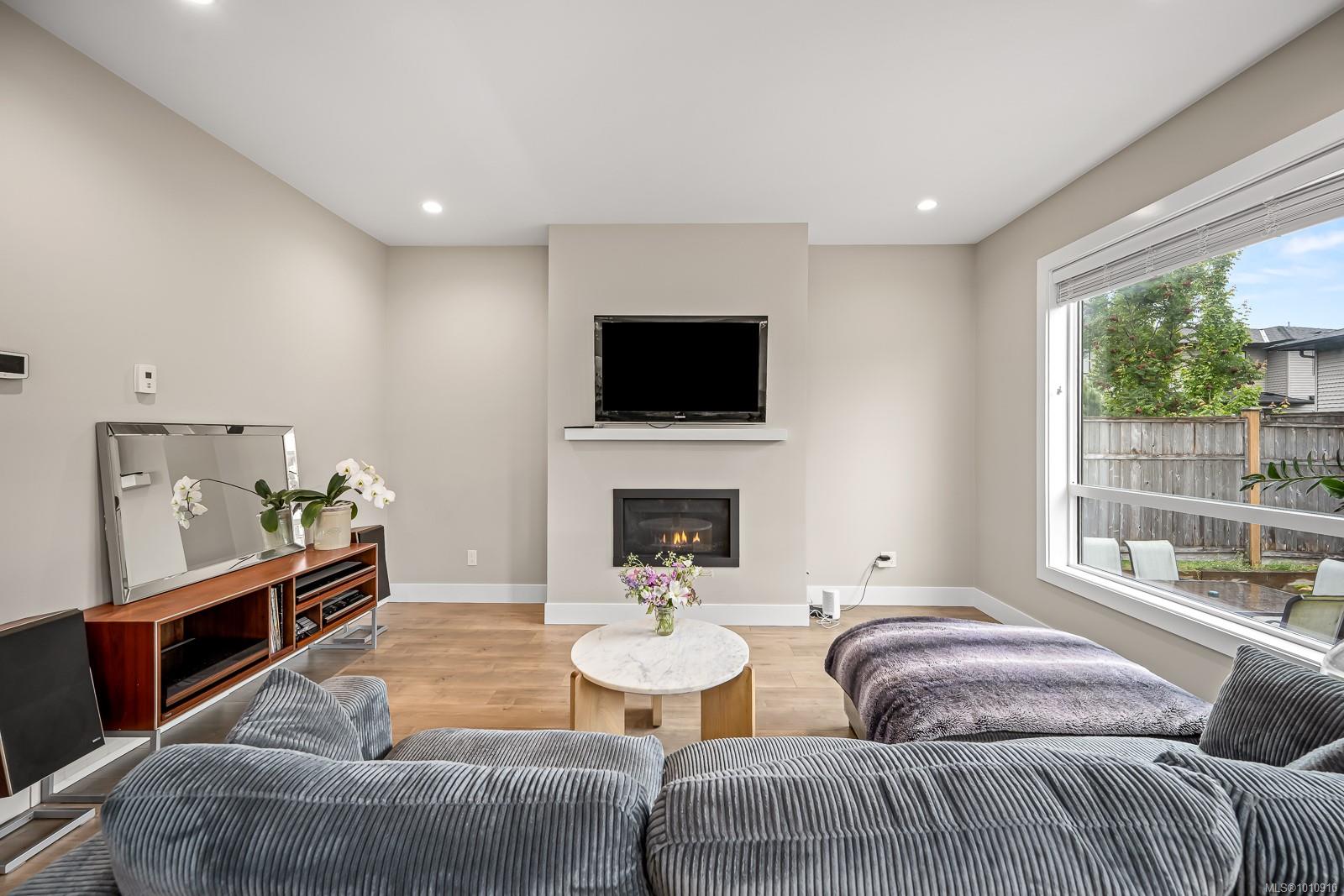 2607 Kendal Ave Apt 46, Cumberland, BC V0S 1S0