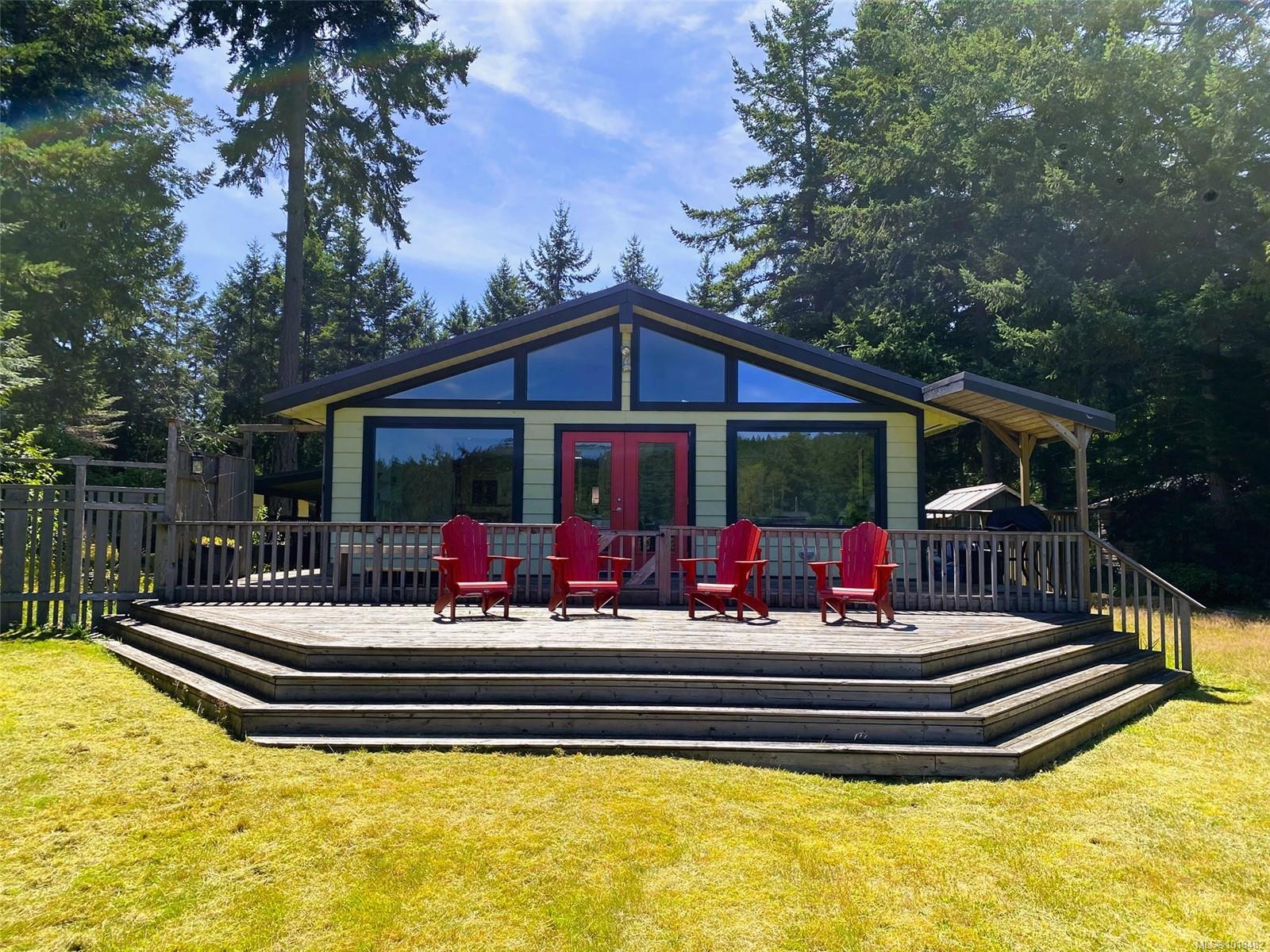3806 Pirates Rd, Pender Island, BC V0N 2M2