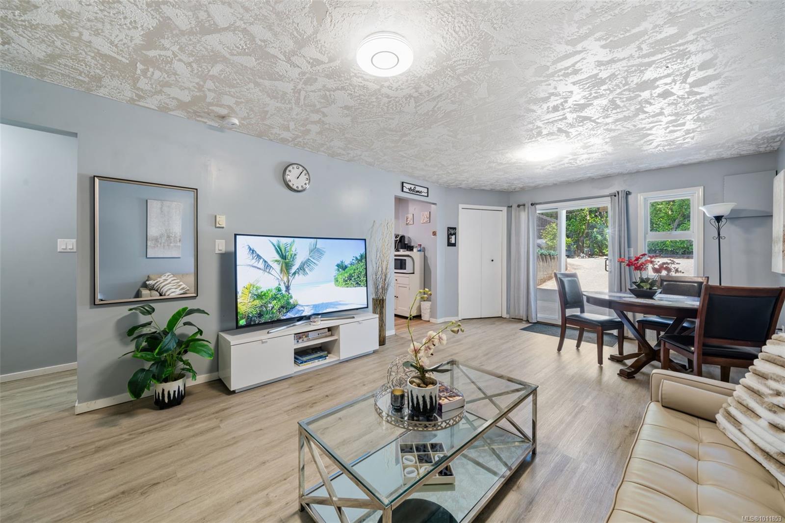999 Furber Rd, Langford, BC V9B 2T6