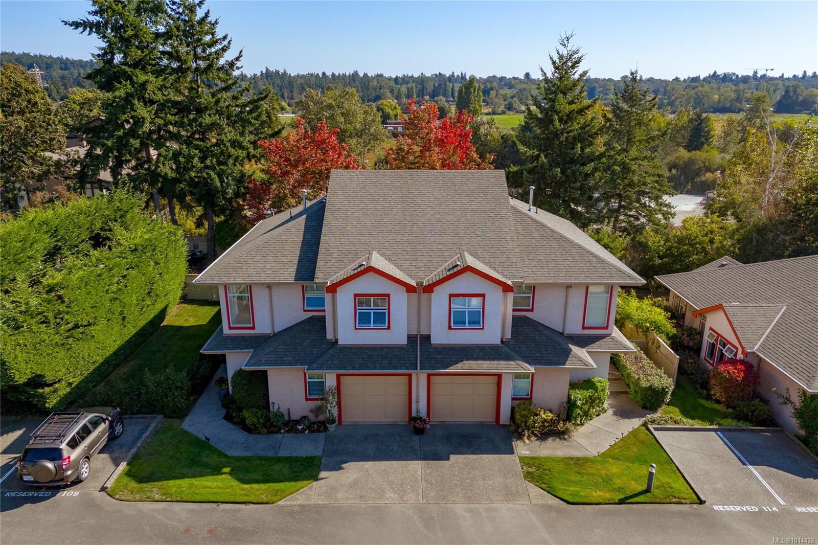 1110 Willow St Apt 111, Saanich, BC V8X 2G2