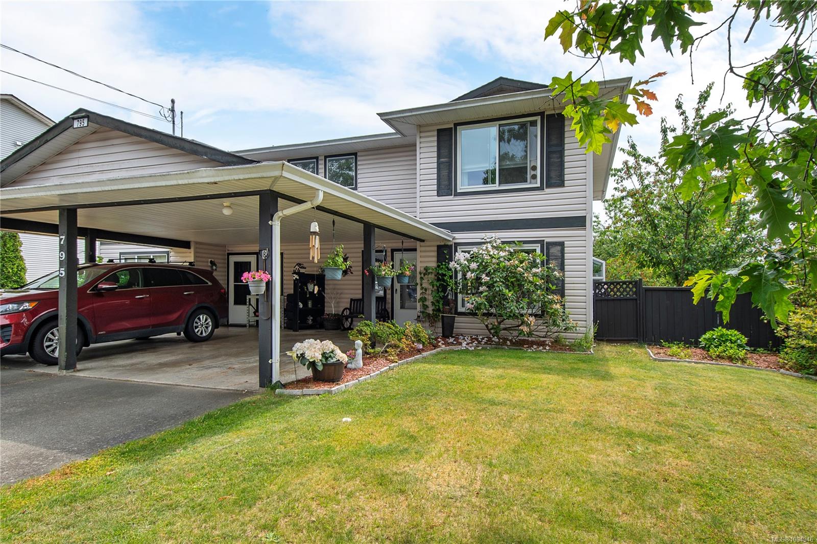 795 Robron Rd Apt B, Campbell River, BC V9W 7Z1