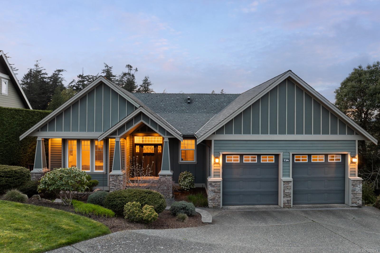 724 Bossi Pl, Saanich, BC V8Y 0A1