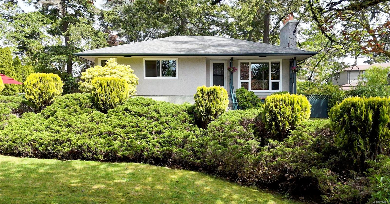 164 Island Hwy, Victoria, BC V9B 1G2