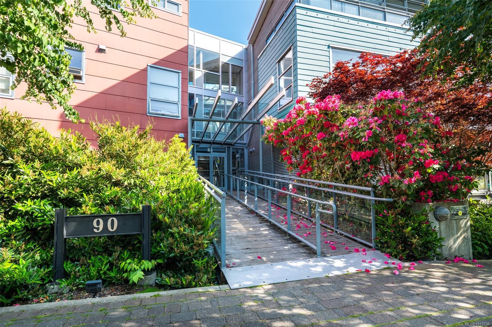 90 Regatta Landing Apt 413, Victoria, BC V9A 7R2