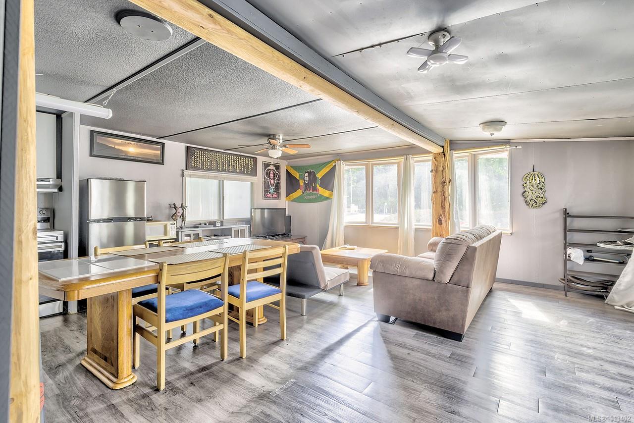 380 Martindale Rd Apt 204, Parksville, BC V9P 1R7