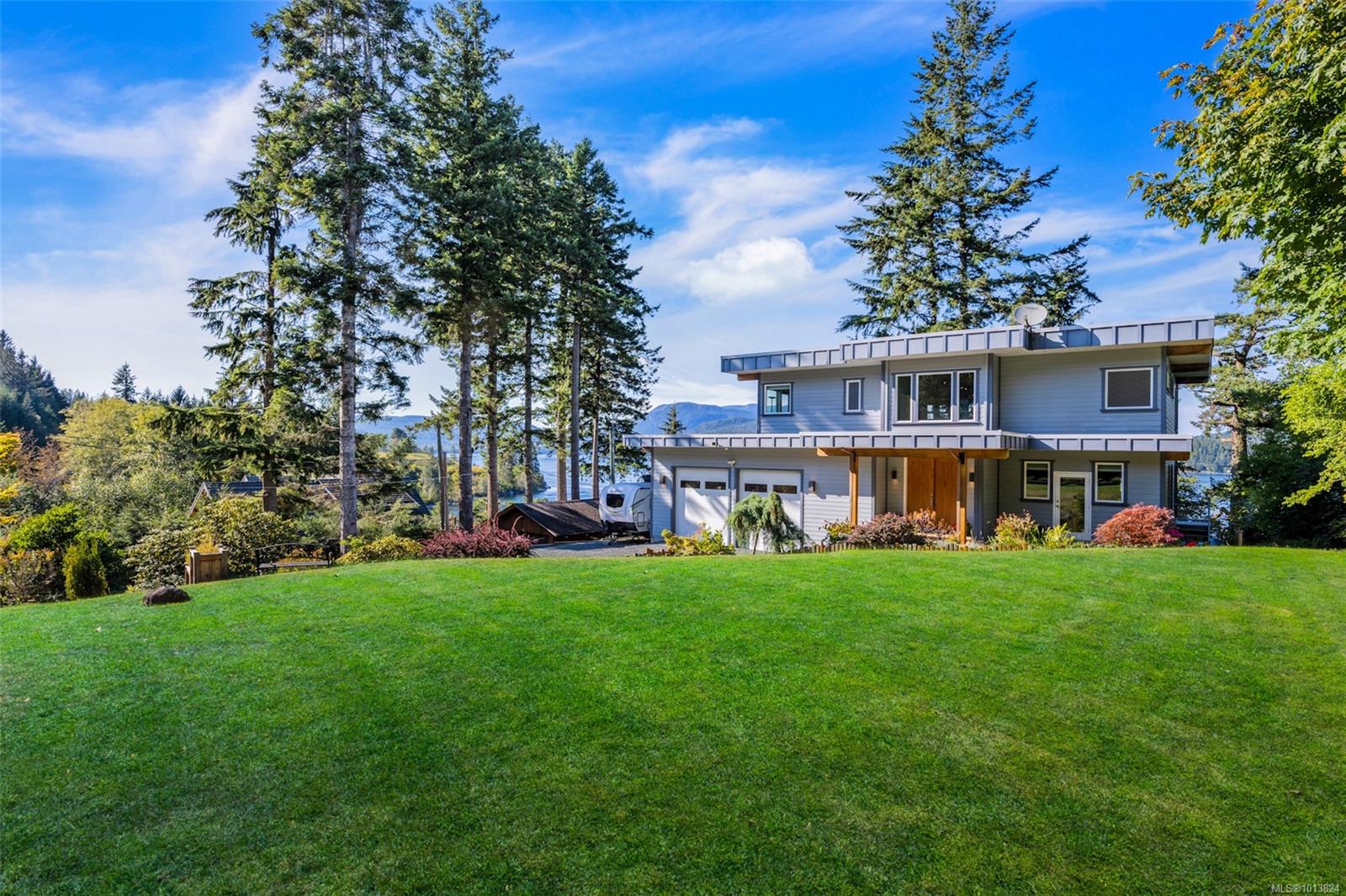 5898 Race Point Rd, Campbell River, BC V9H 1N7