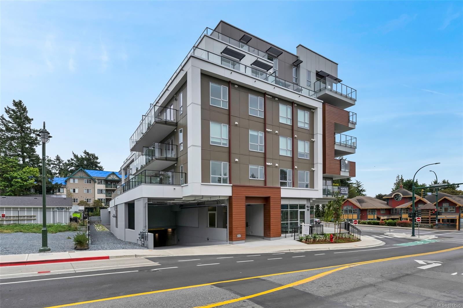 258 Helmcken Rd Apt 507, View Royal, BC V9B 7G9