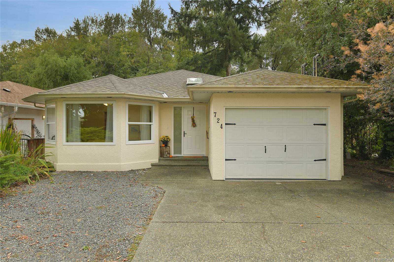 724 Park Pl, Duncan, BC V9L 2J5