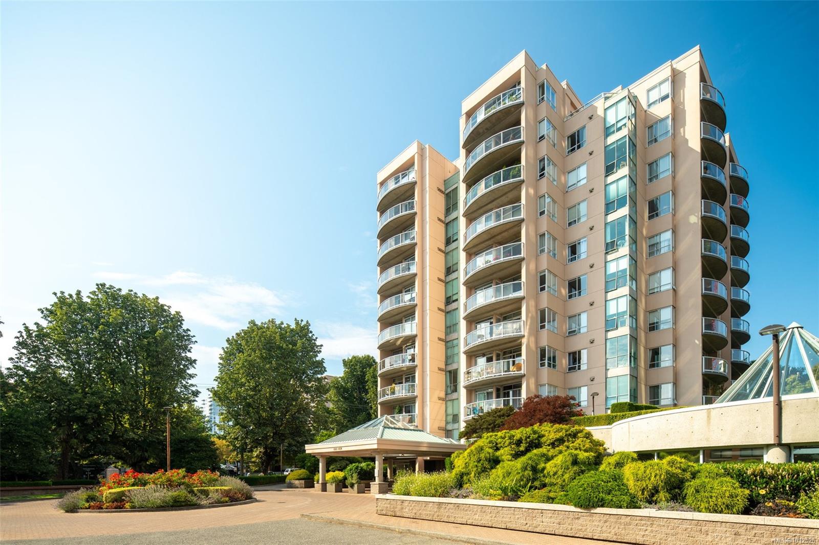 1010 View St Apt 408, Victoria, BC V8V 4Y3