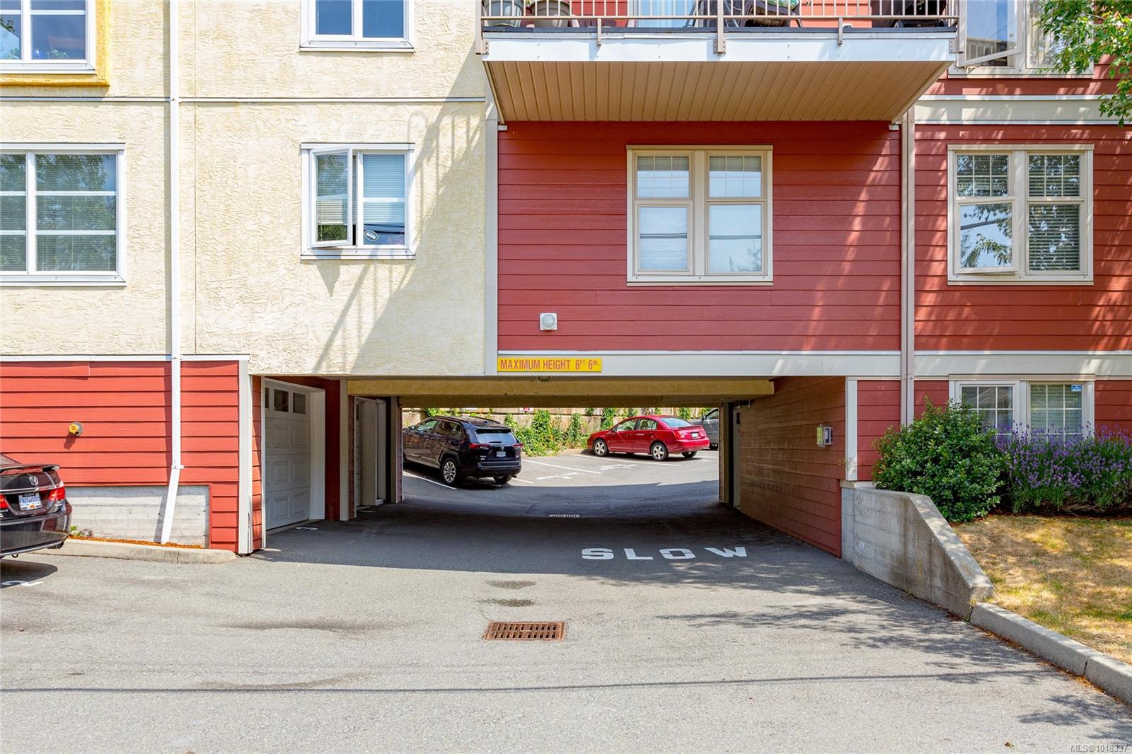 908 Brock Ave Apt 305, Langford, BC V9B 3C6