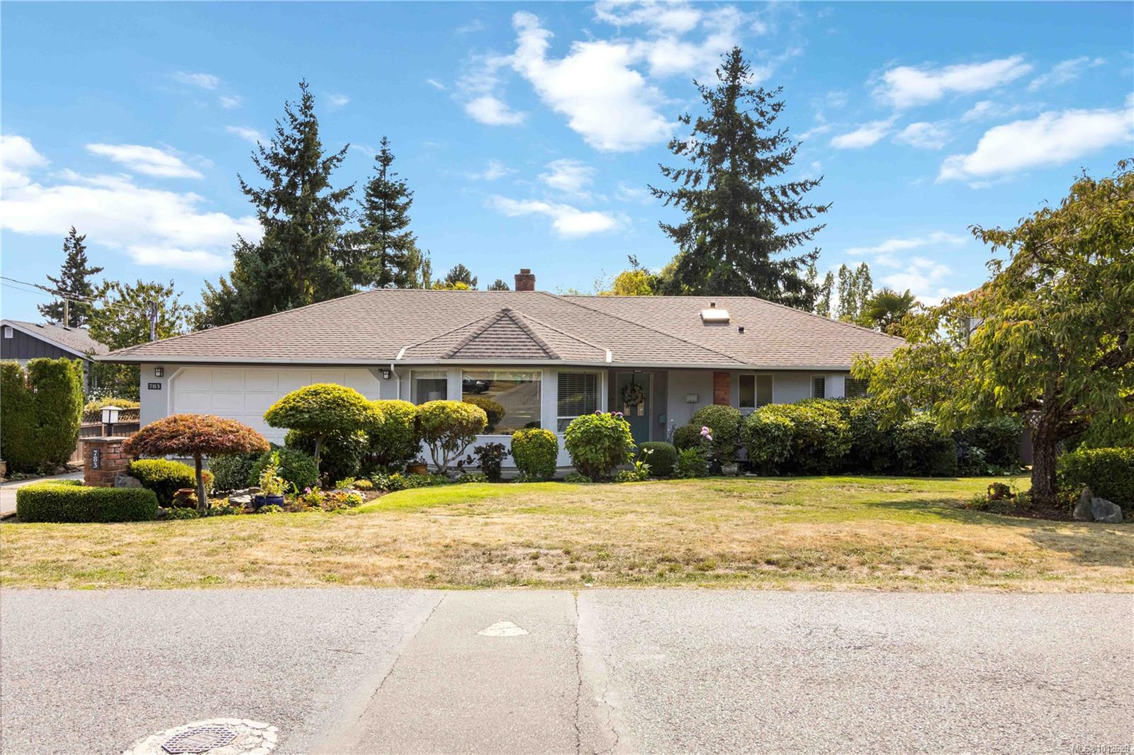 783 Viaduct Ave E, Saanich, BC V8Z 3E4