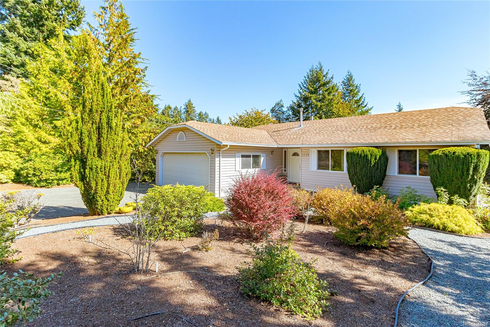2435 Huckleberry Rd, Mill Bay, BC V8H 1C4