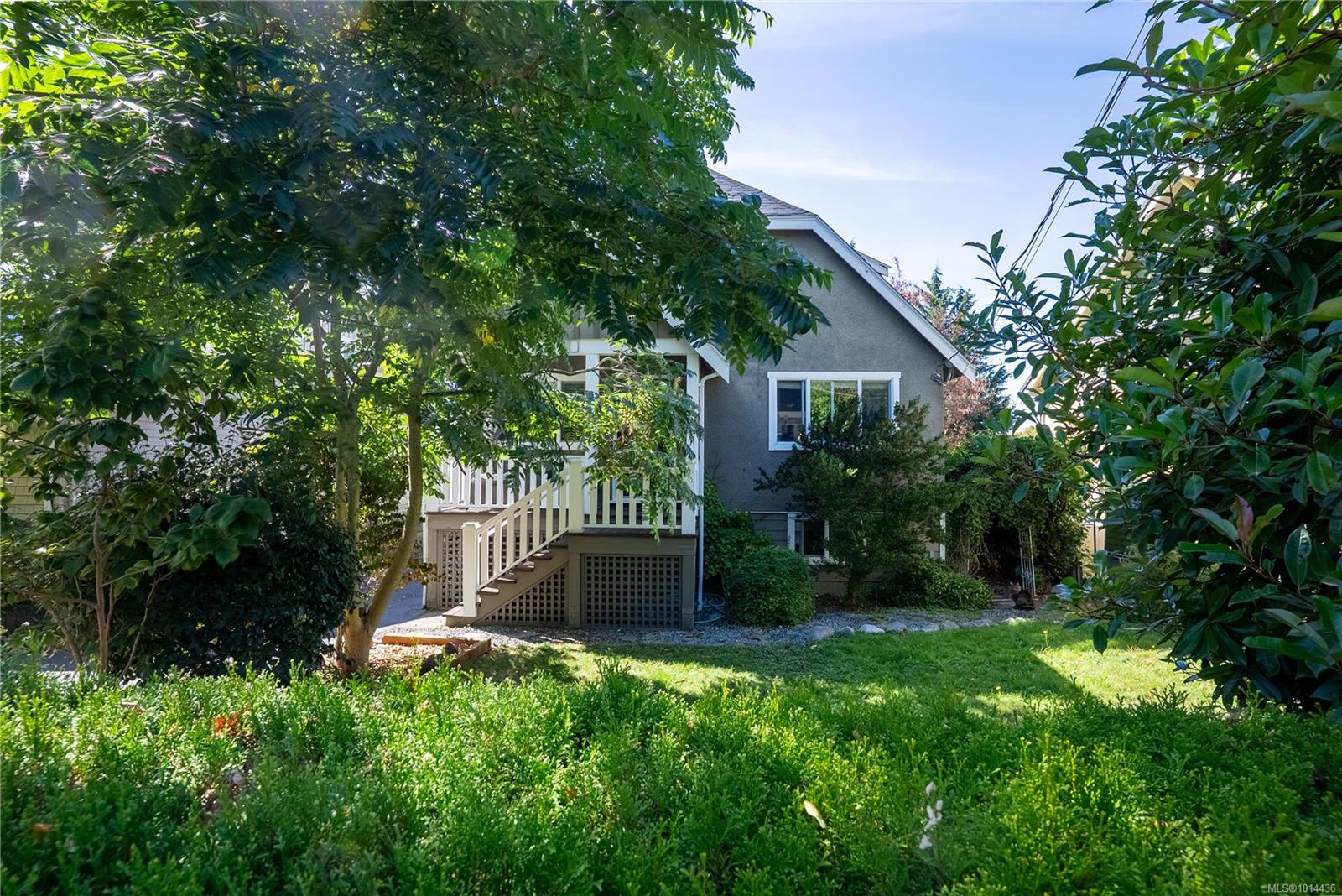 2730 Blackwood St, Victoria, BC V8T 3W5