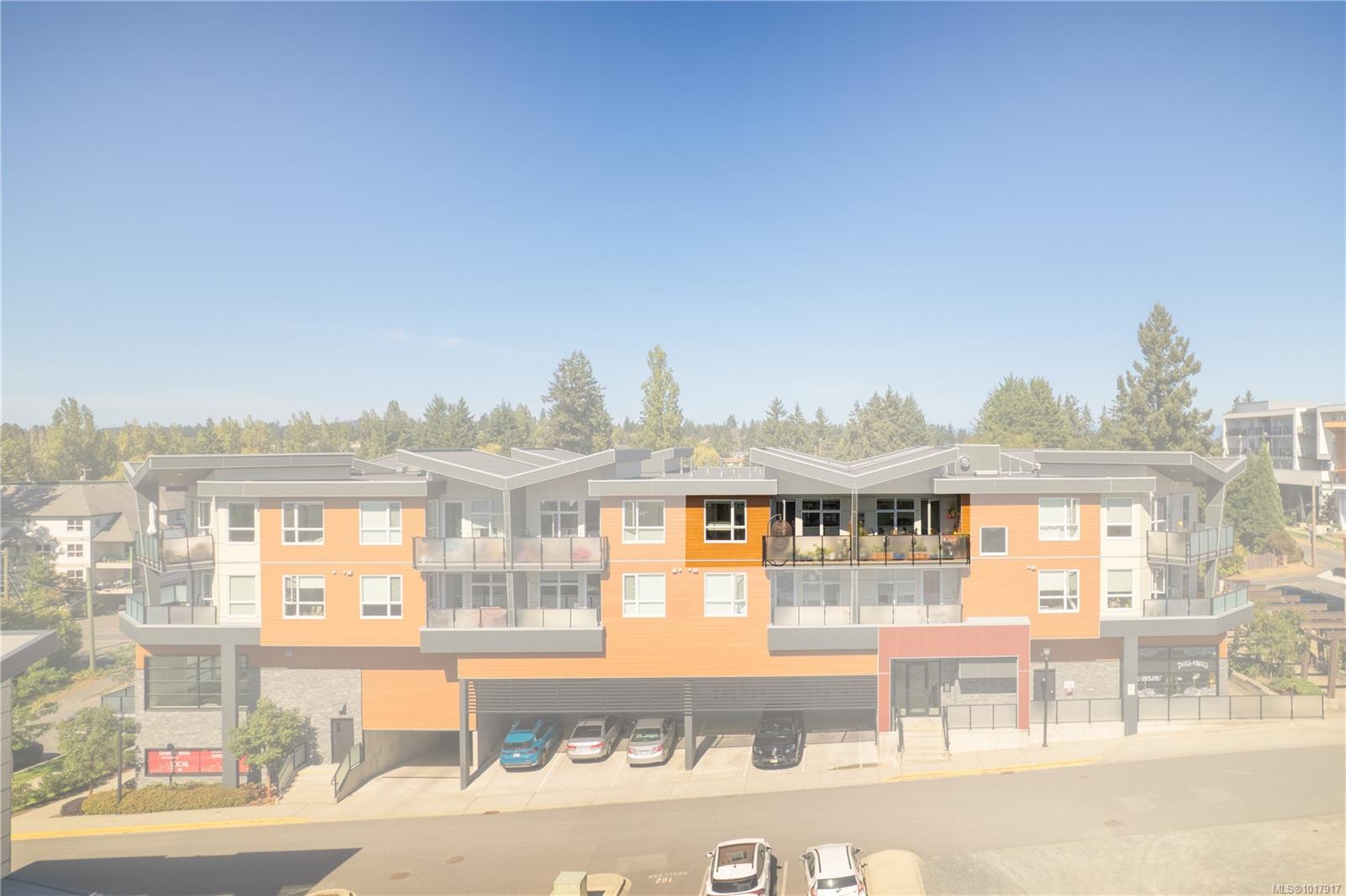 525 Third St Apt 301, Nanaimo, BC V9R 1W7