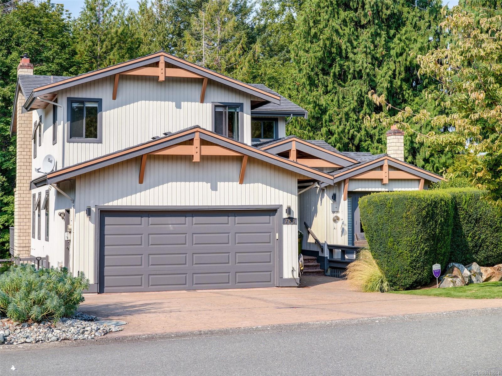 764 Westbury Rd, Saanich, BC V8Y 1G8