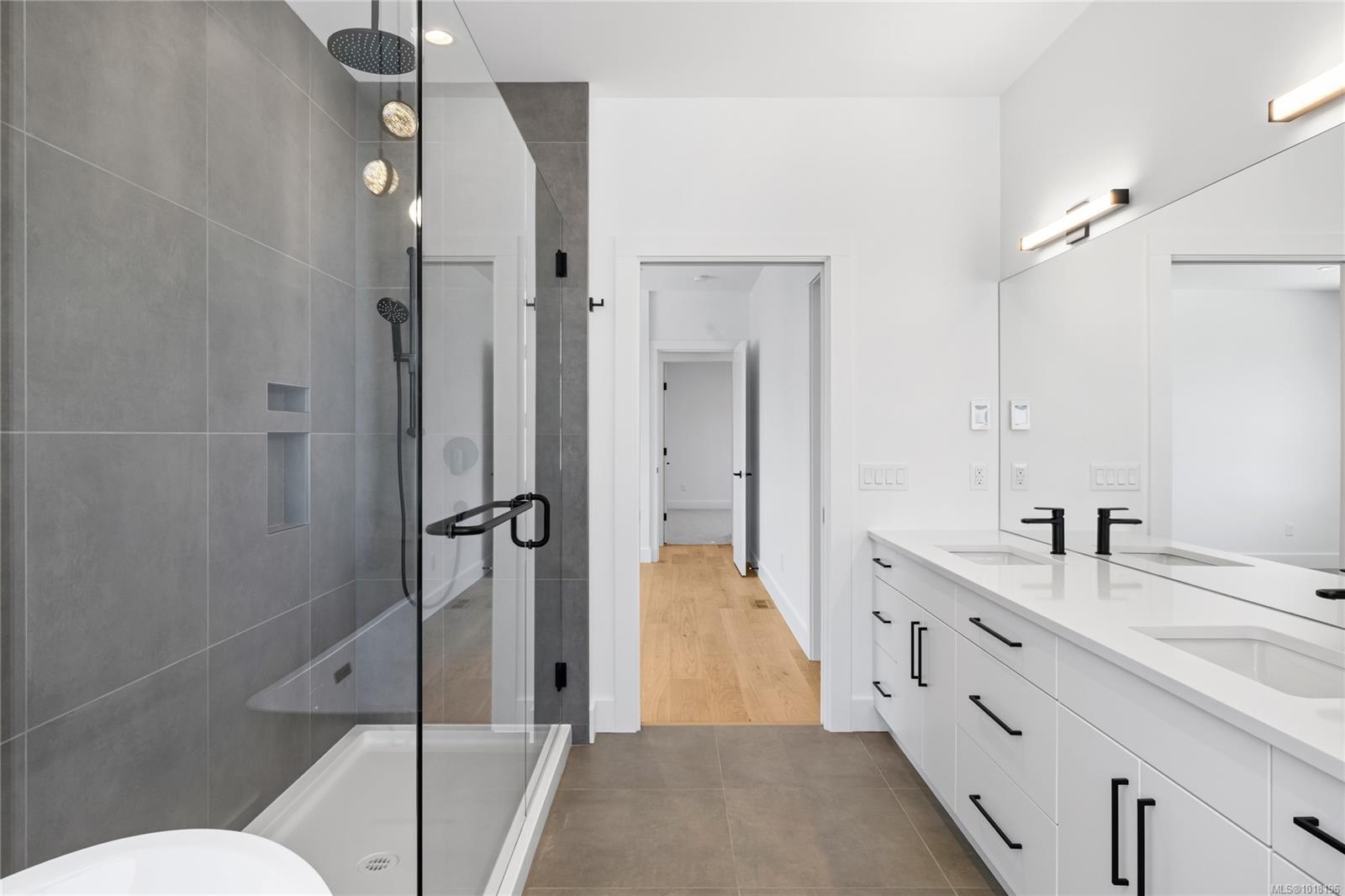 122 Bray Rd, Nanaimo, BC V9T 0J8