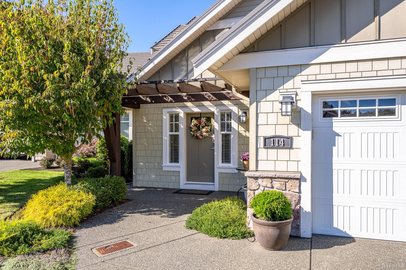 1055 Crown Isle Dr Apt 114, Courtenay, BC V9N 0A5
