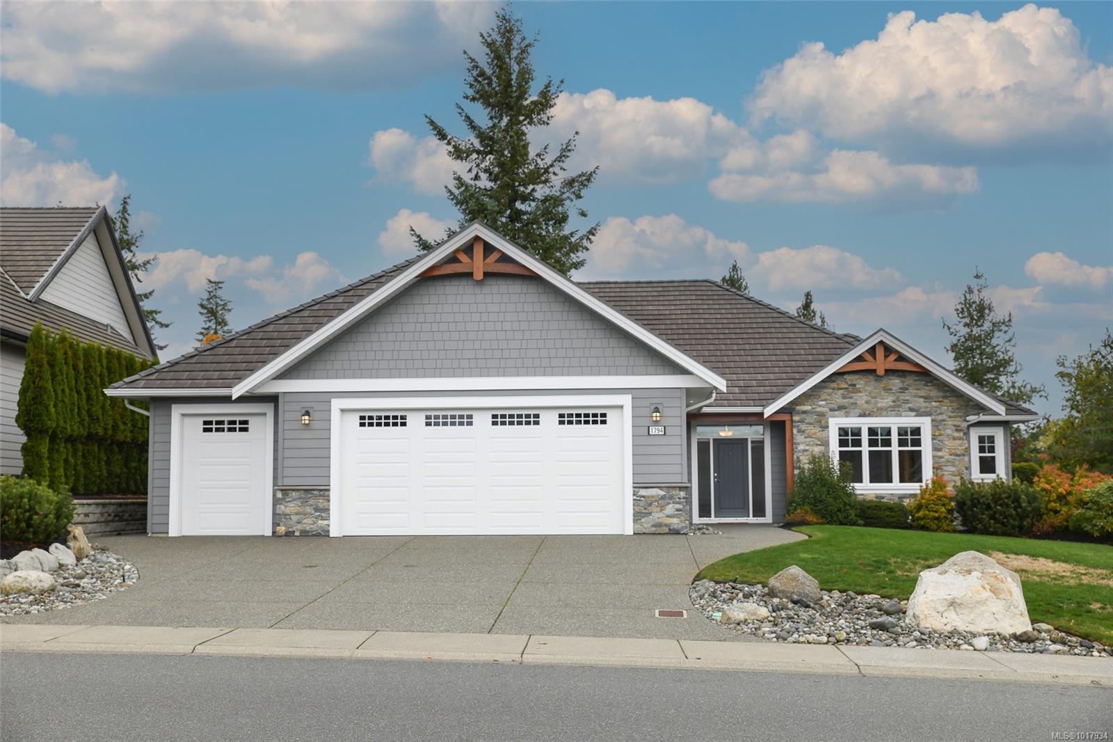 1794 Crown Isle Dr, Courtenay, BC V9N 0C1