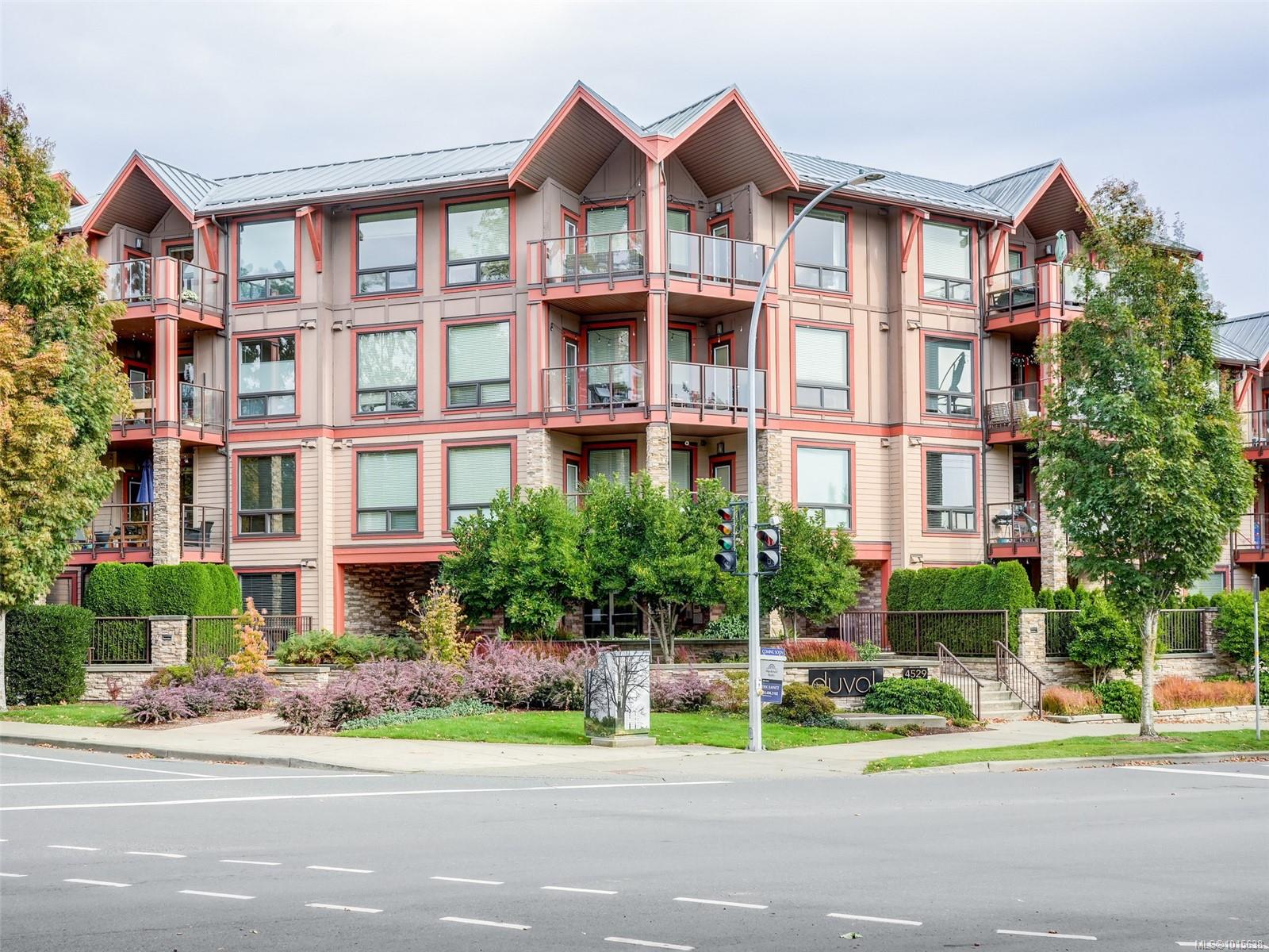 4529 W Saanich Rd Apt 207, Saanich, BC V8Z 3G3