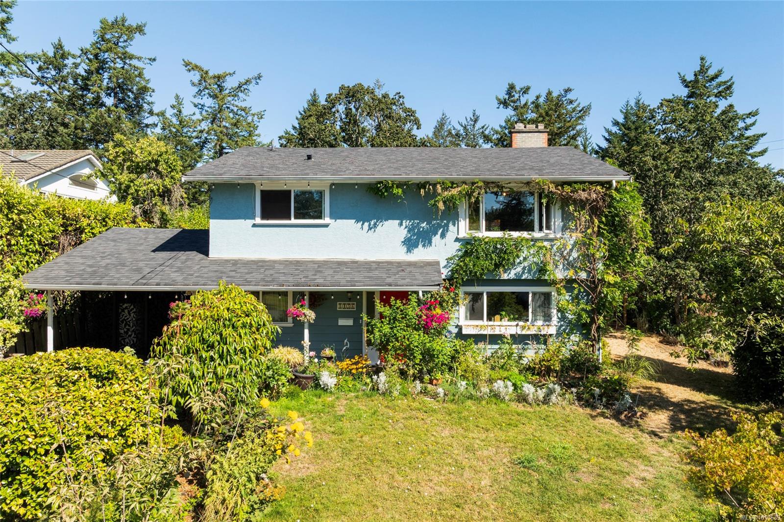 1156 Ranger Pl, Saanich, BC V8X 3P6