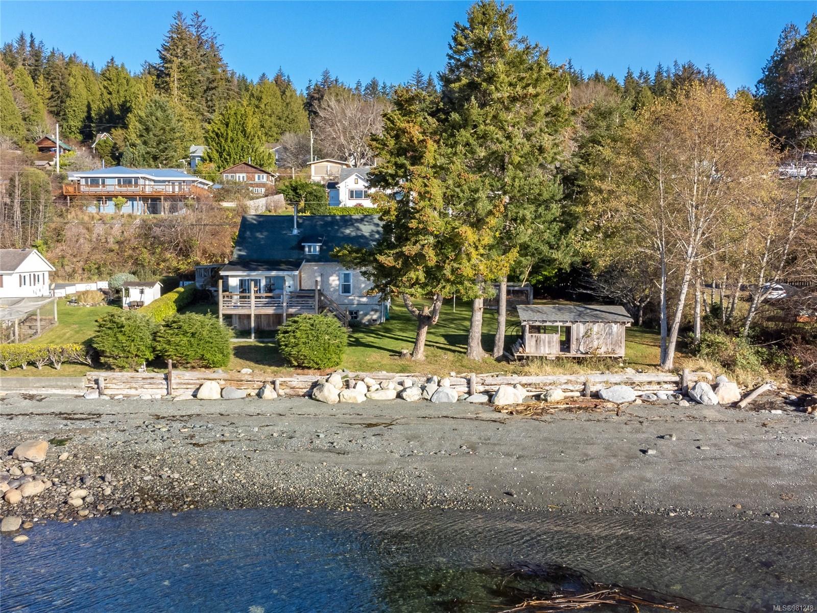 310 1 St, Mount Waddington A, BC V0N 3E0