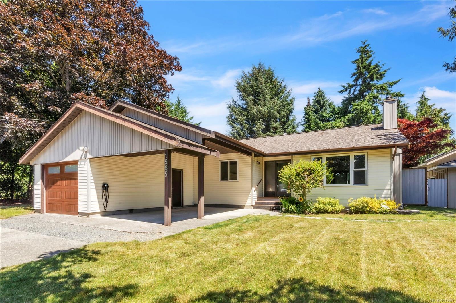 1985 Saunders Rd, Sooke, BC V9Z 0P6