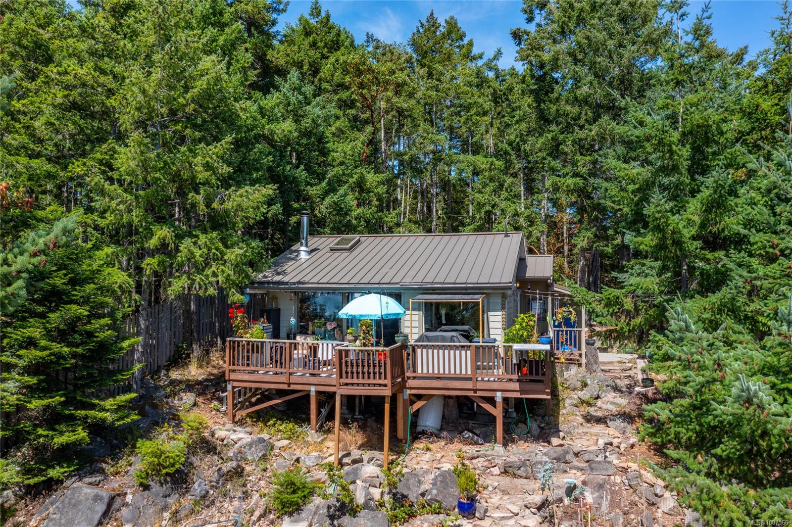 9813 Spalding Rd, Pender Island, BC V0N 2M3