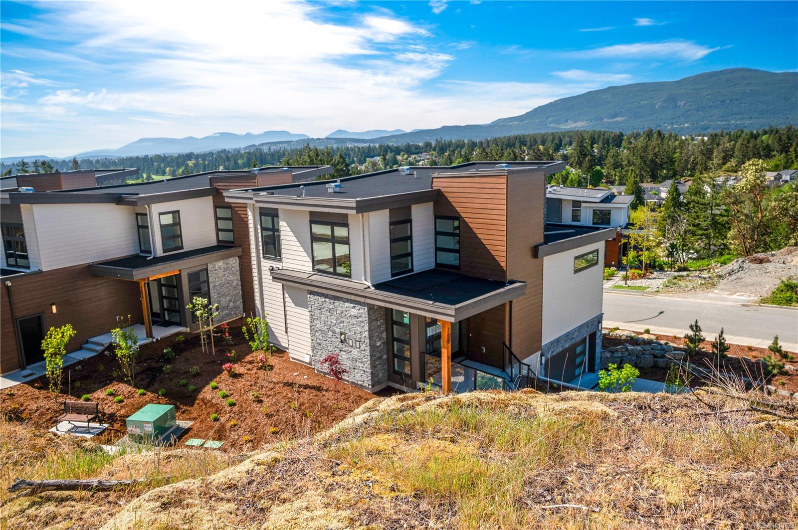 1220 Manzanita Pl Apt 101, Nanaimo, BC V9T 0L7