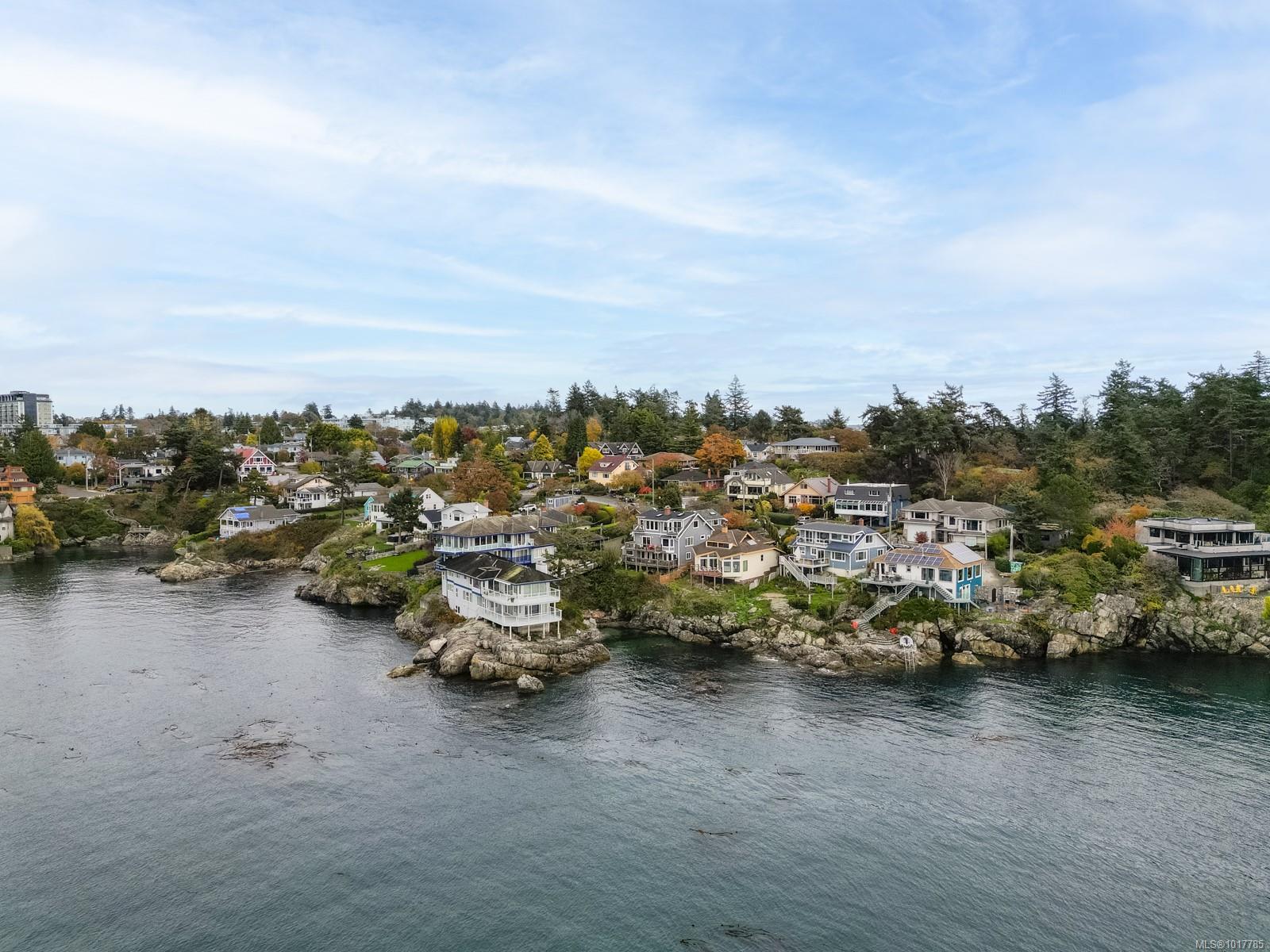 404 Constance Ave, Esquimalt, BC V9A 6N3