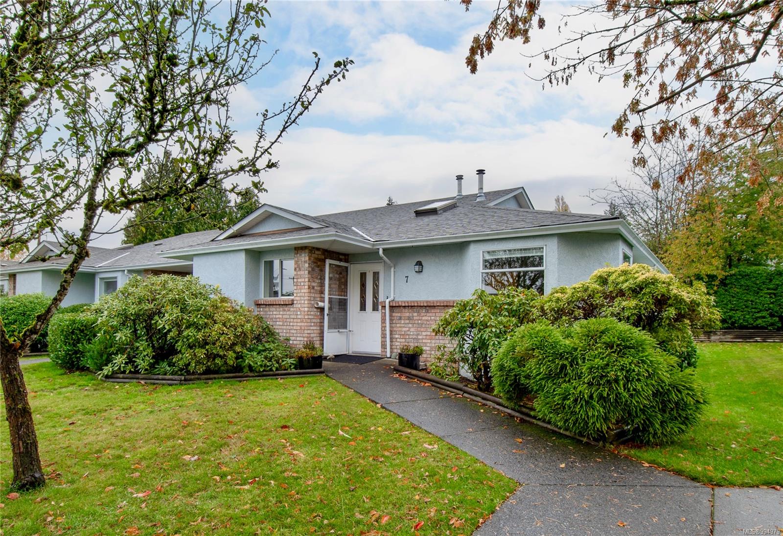 595 Evergreen Rd Apt 7, Campbell River, BC V9W 7R4