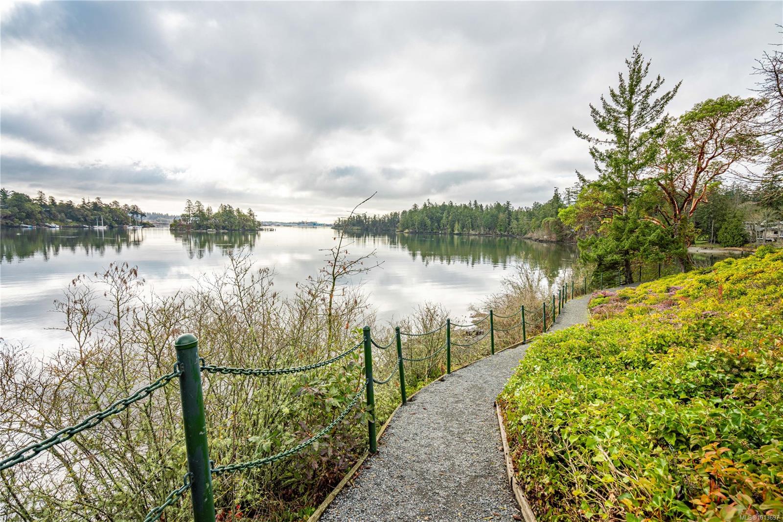 1 Buddy Rd Apt 306, View Royal, BC V9B 1V6