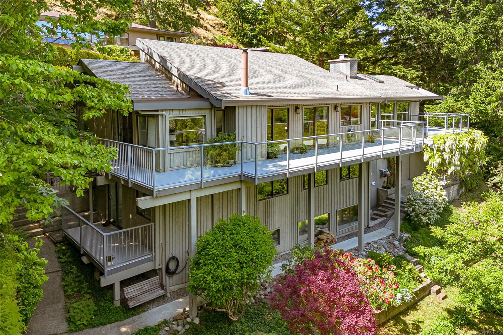 4689 Boulderwood Dr, Saanich, BC V8Y 2P8