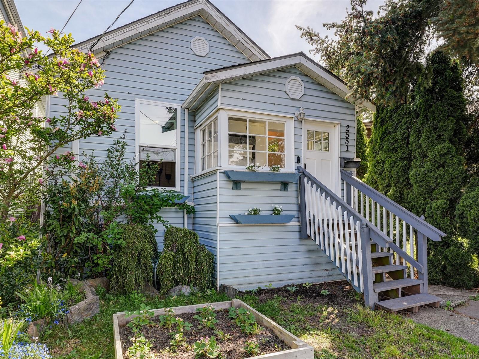 2551 Prior St, Victoria, BC V8T 3X5
