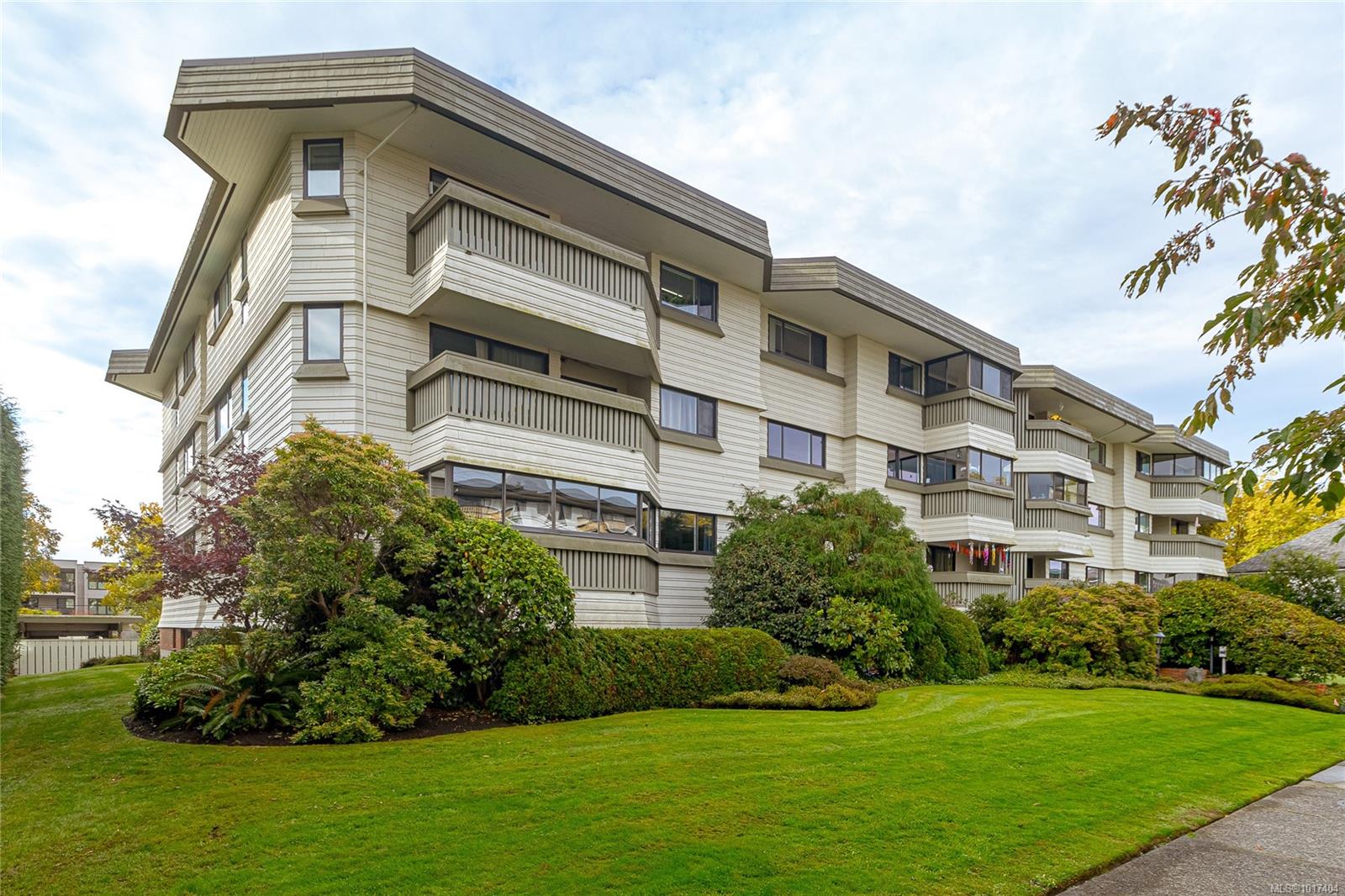 1145 Hilda St Apt 405, Victoria, BC V8V 2Z5
