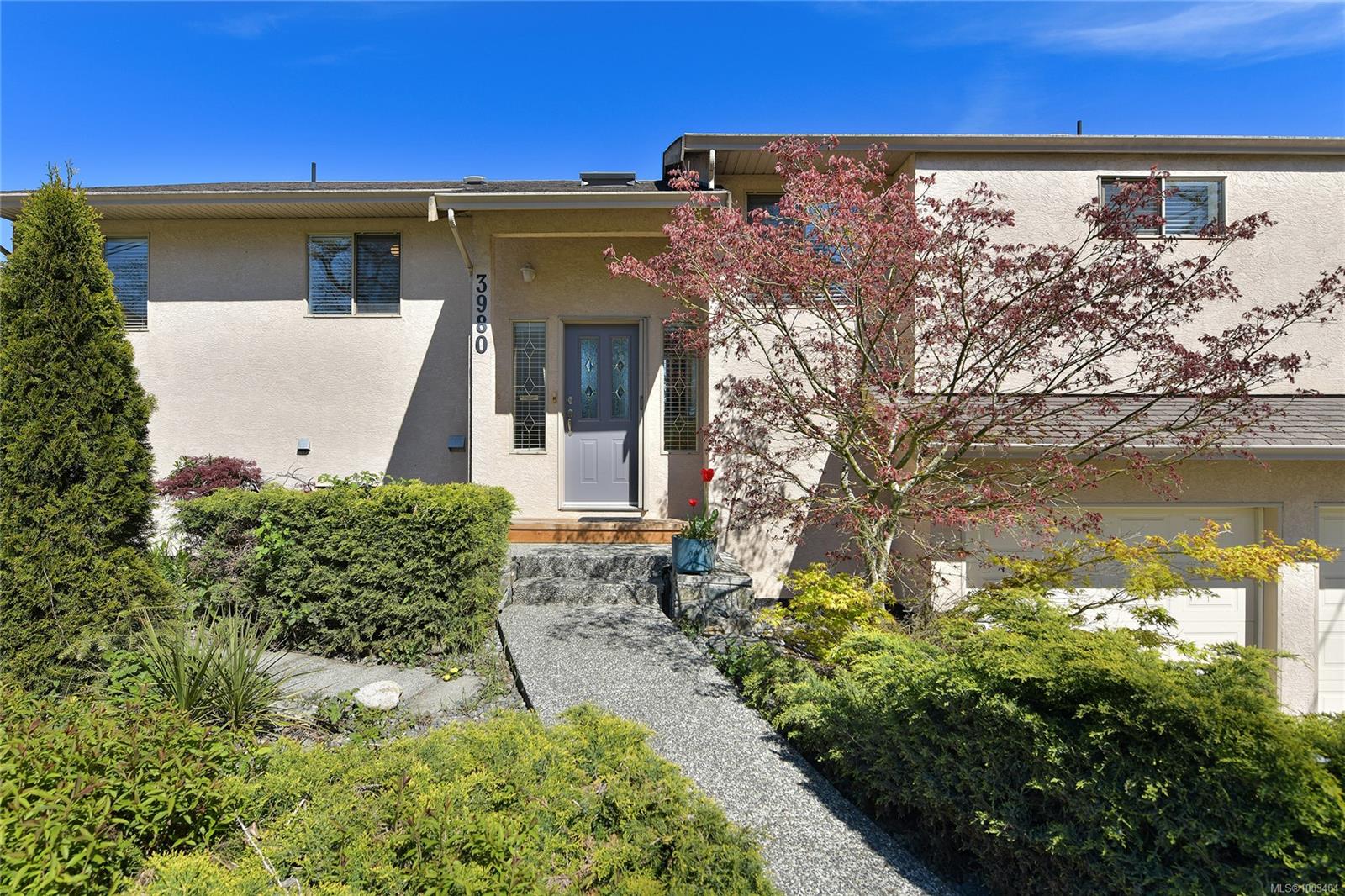 3980 Helen Rd, Saanich, BC V8Z 5C5