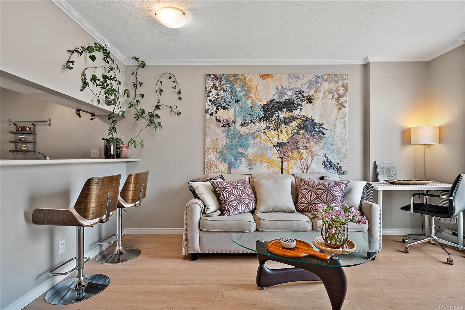 835 View St Apt 609, Victoria, BC V8W 3W8