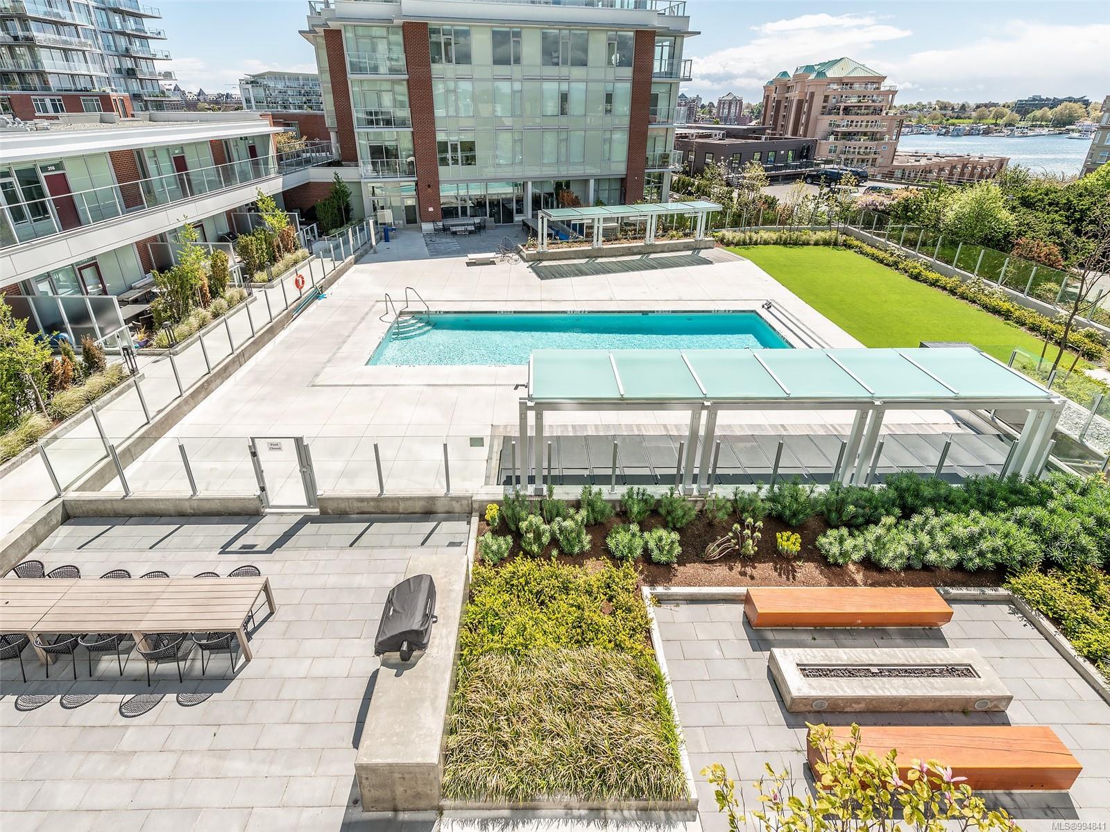 70 Saghalie Rd Apt 211, Victoria, BC V9A 0G9