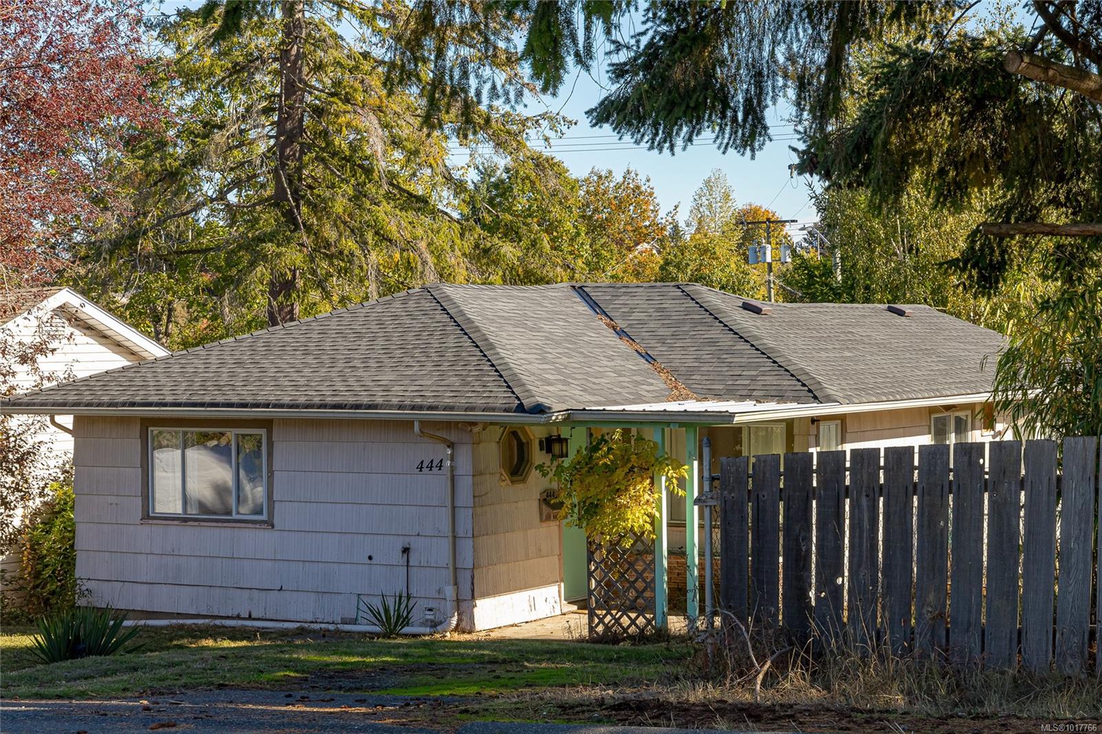 444 Hamilton Ave, Nanaimo, BC V9R 4E8