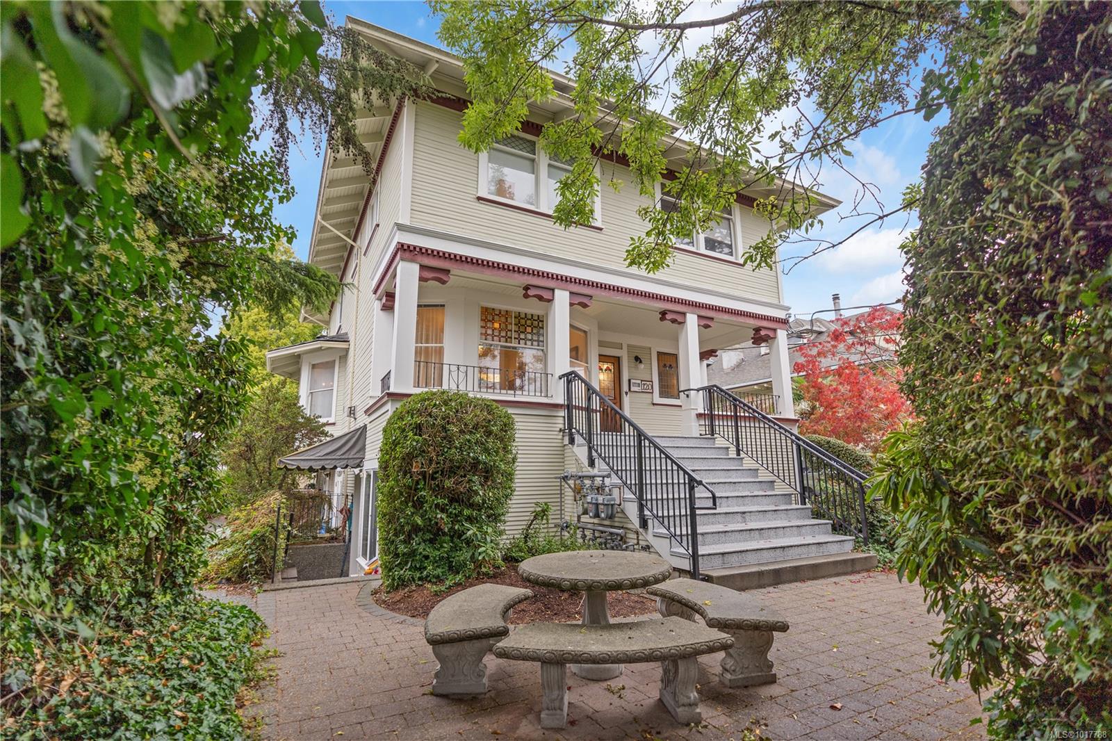 1120 Richardson St Apt 101, Victoria, BC V8V 3C8