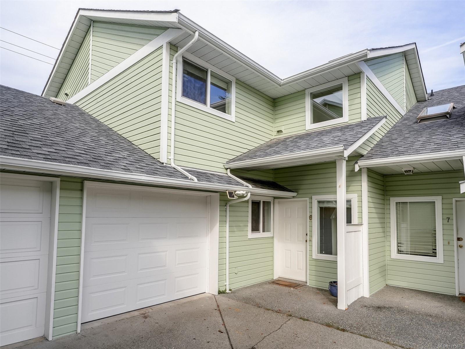 1441 Hillside Ave Apt 6, Victoria, BC V8T 2B9