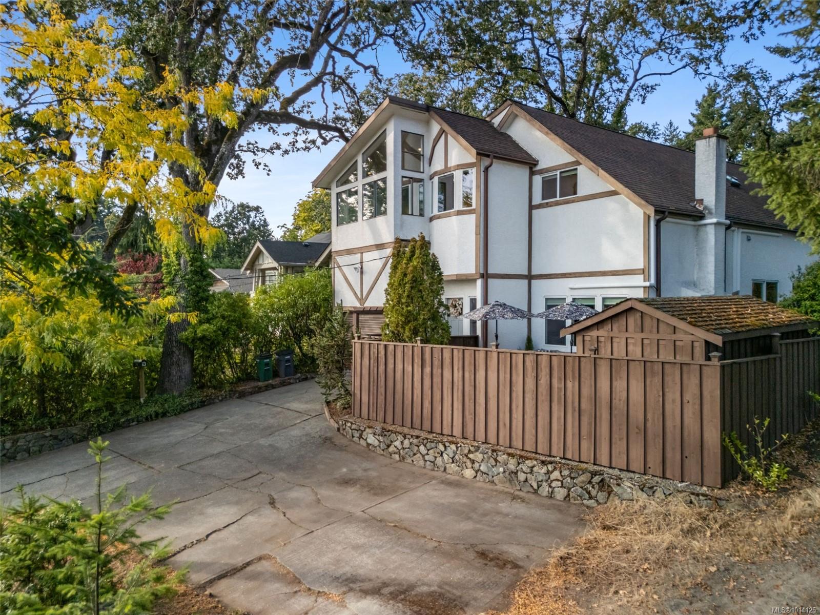 1030 Burnside Rd W, Saanich, BC V8Z 1N3