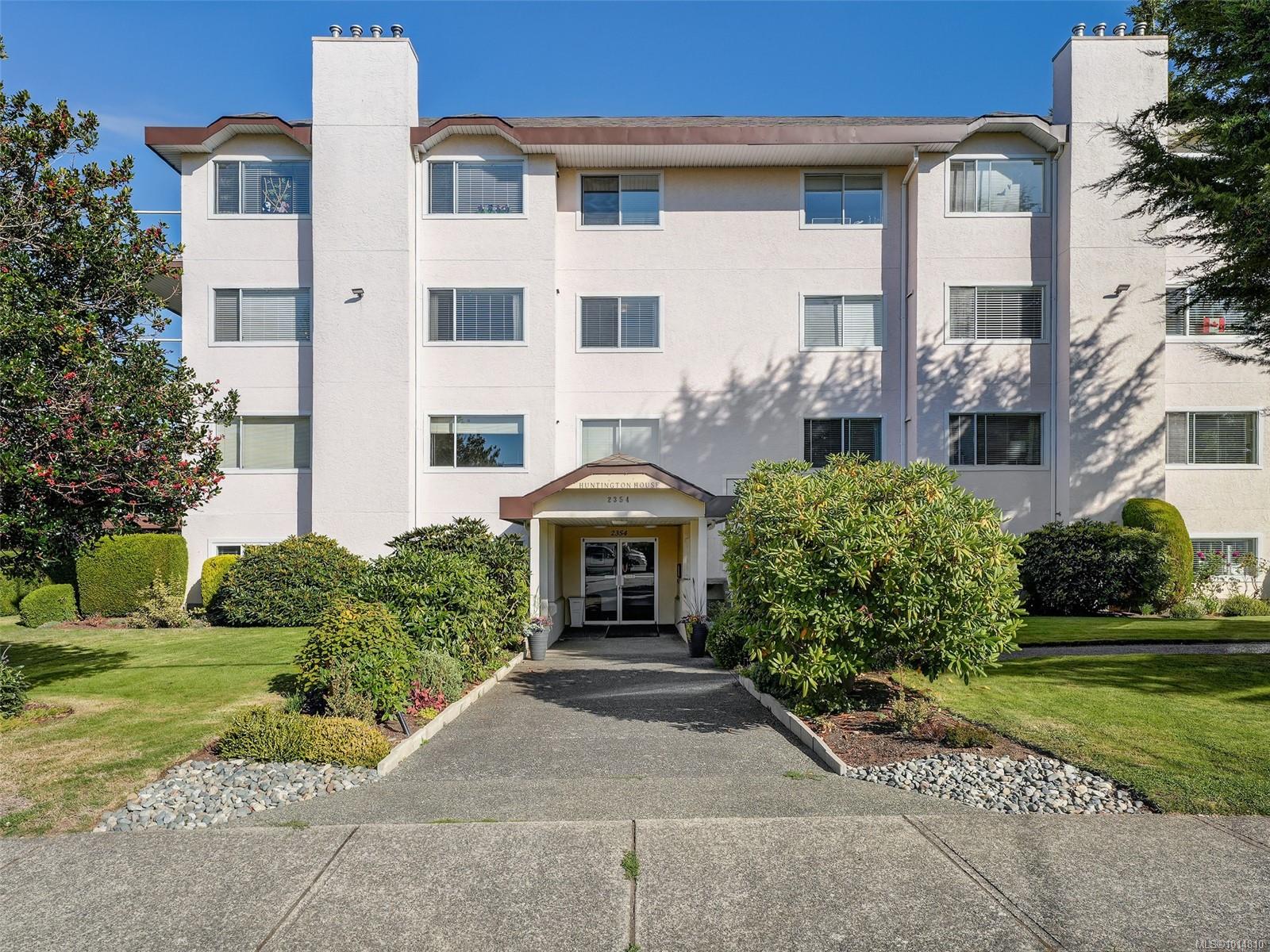 2354 Brethour Ave Apt 301, Sidney, BC V8L 2A5