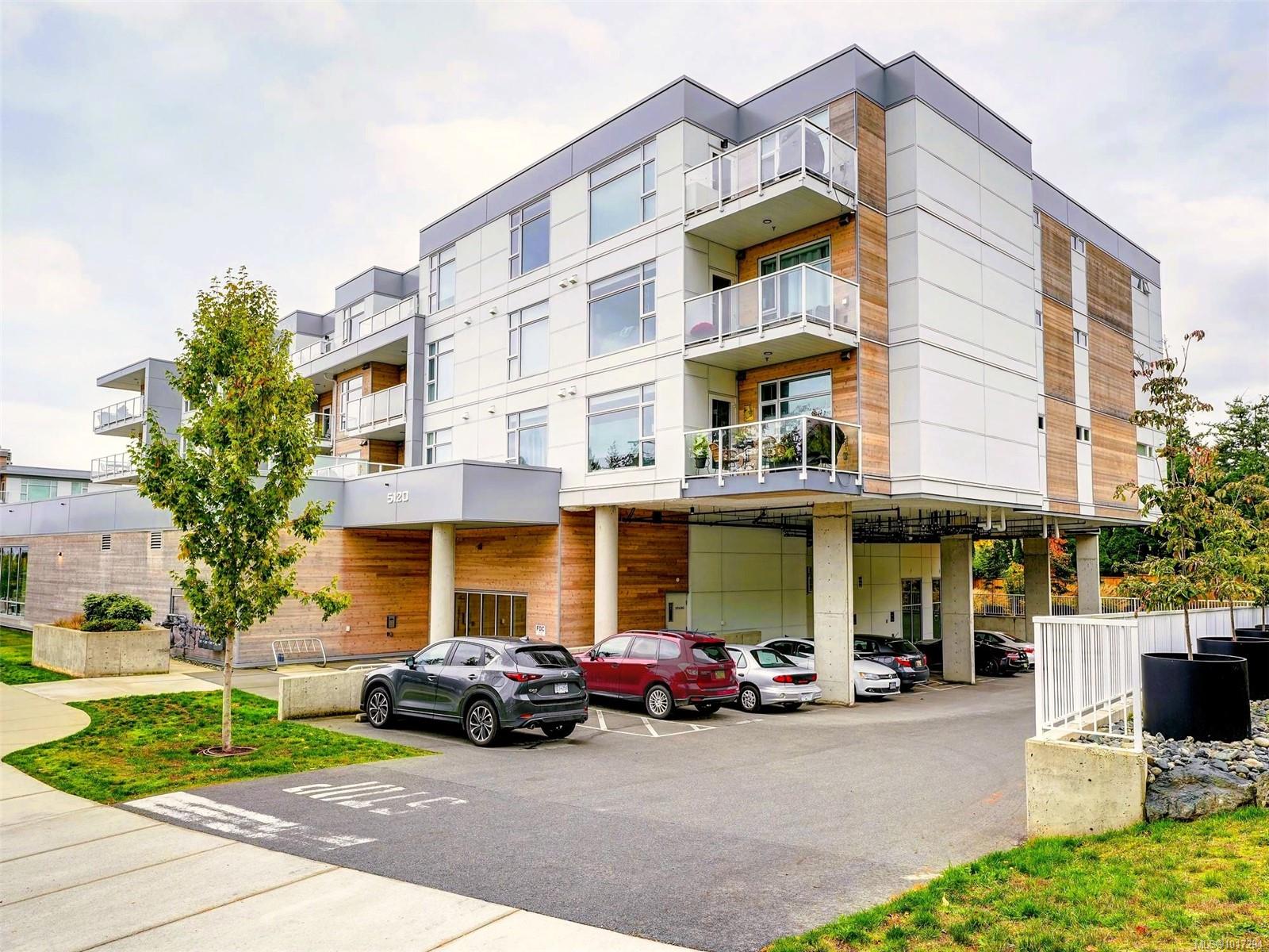 5120 Cordova Bay Rd Apt 302, Saanich, BC V8Y 2K5