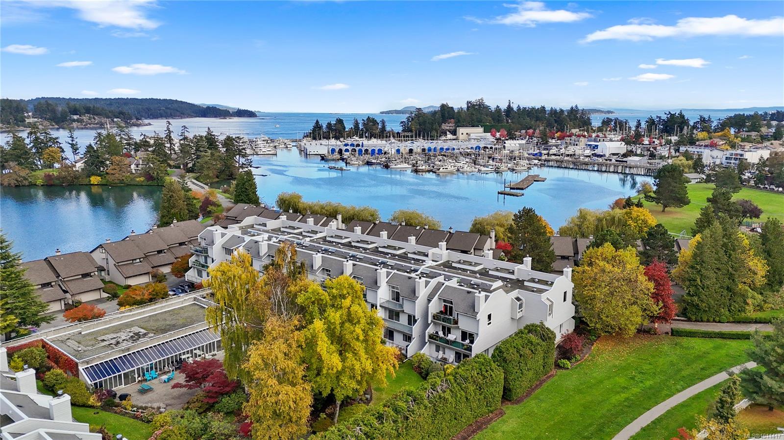10459 Resthaven Dr Apt 118, Sidney, BC V8L 3H6