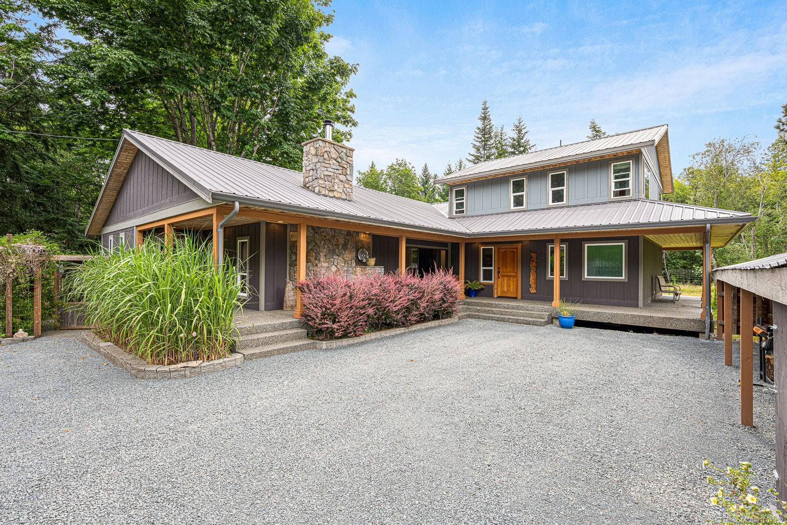 1872 Waveland Rd, Courtenay, BC V9N 8H8