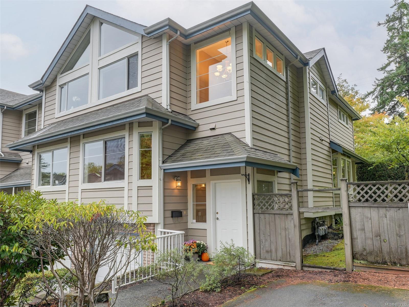 4619 Elk Lake Dr Apt 1, Saanich, BC V8Z 5M2