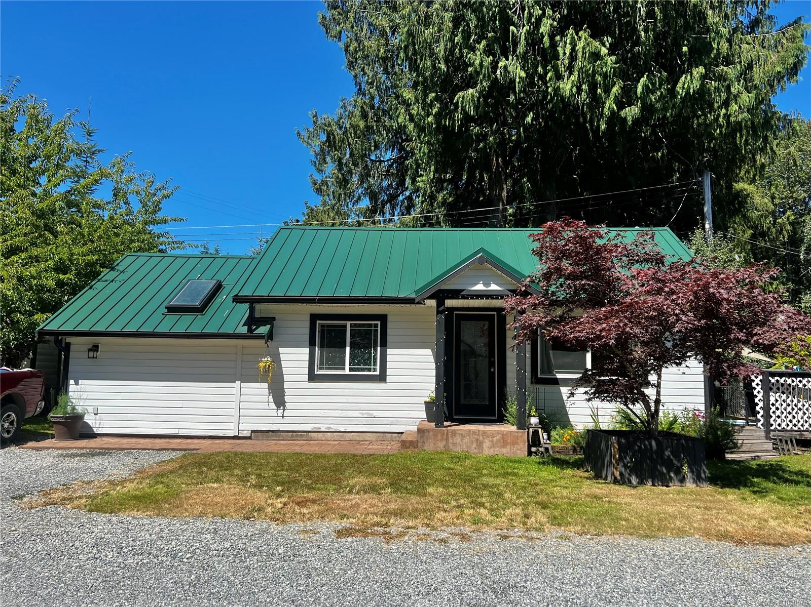 77 Nelson Rd Apt 4, Lake Cowichan, BC V0R 2G0
