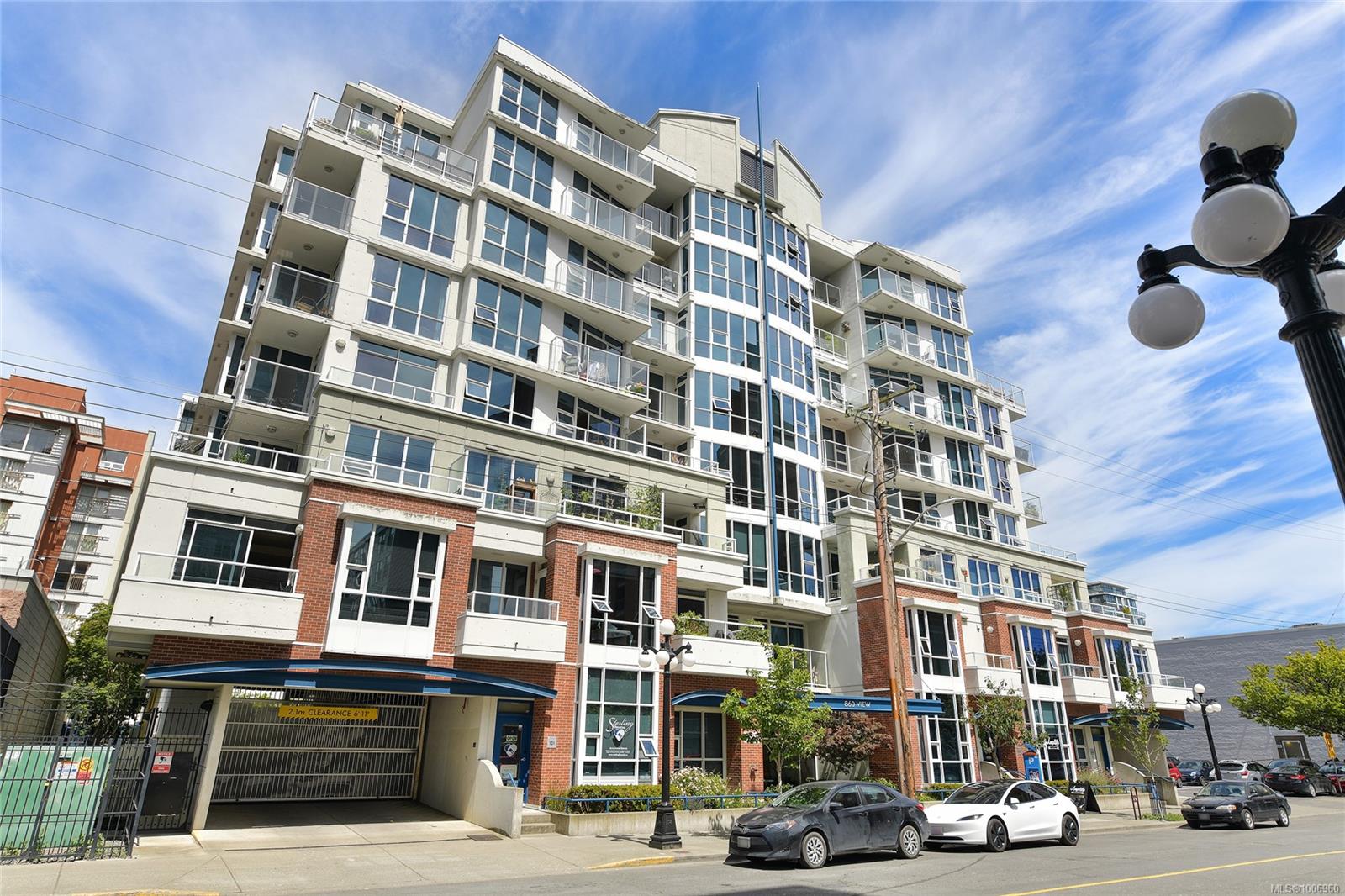 860 View St Apt 706, Victoria, BC V8W 3Z8